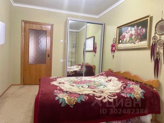 Продам трехкомнатную (3-комн.) квартиру, Майкопская ул, 2В, Родниковый п