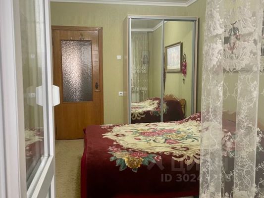 Продам трехкомнатную (3-комн.) квартиру, Майкопская ул, 2В, Родниковый п