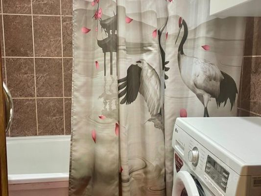 Продам трехкомнатную (3-комн.) квартиру, Майкопская ул, 2В, Родниковый п