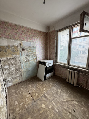 Продам трехкомнатную (3-комн.) квартиру, Гамидова пр-кт, 30кВ, Махачкала г