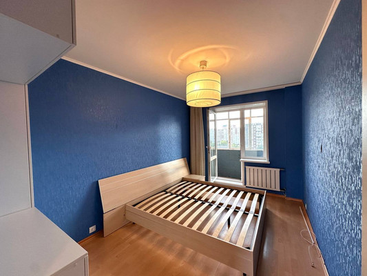 Продам трехкомнатную (3-комн.) квартиру, 78 Добровольческой Бригады ул, 11, Красноярск г