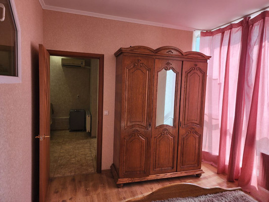 Продам однокомнатную (1-комн.) квартиру, им. Архитектора Ишунина ул, 6, Краснодар г