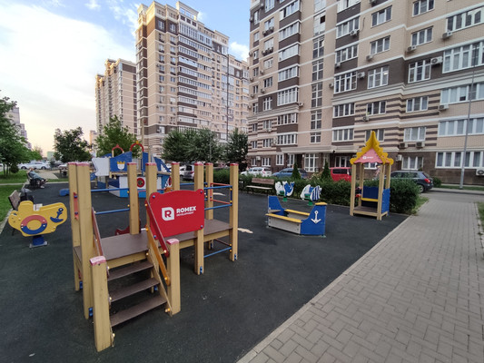 Продам трехкомнатную (3-комн.) квартиру, Конгрессная ул, 21, Краснодар г