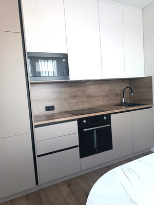 Продам двухкомнатную (2-комн.) квартиру, Строителей пр-кт, 18, Барнаул г