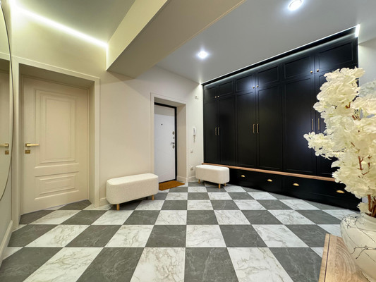 Продам трехкомнатную (3-комн.) квартиру, Шарданова ул, 48к3, Нальчик г
