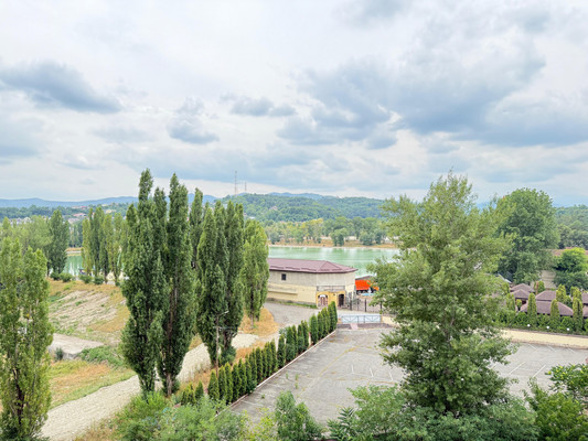 Продам двухкомнатную (2-комн.) квартиру, Лермонтова ул, 1, Нальчик г