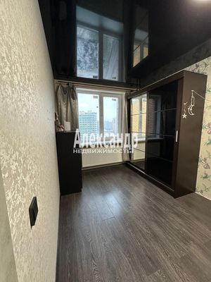 Продам однокомнатную (1-комн.) квартиру, Воронцовский б-р, 19к1, Мурино п