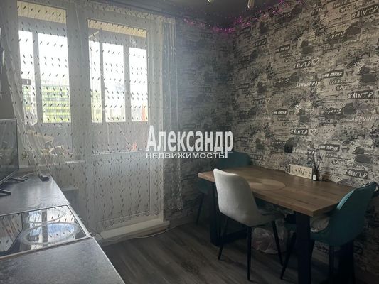 Продам однокомнатную (1-комн.) квартиру, Воронцовский б-р, 19к1, Мурино п