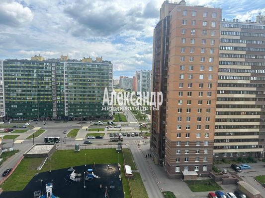Продам однокомнатную (1-комн.) квартиру, Воронцовский б-р, 19к1, Мурино п