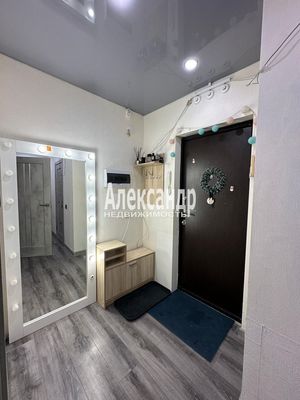 Продам однокомнатную (1-комн.) квартиру, Воронцовский б-р, 19к1, Мурино п