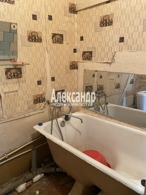 Продам однокомнатную (1-комн.) квартиру, Юбилейная ул, 1, Кузнечное гп