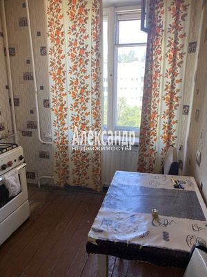 Продам однокомнатную (1-комн.) квартиру, Юбилейная ул, 1, Кузнечное гп