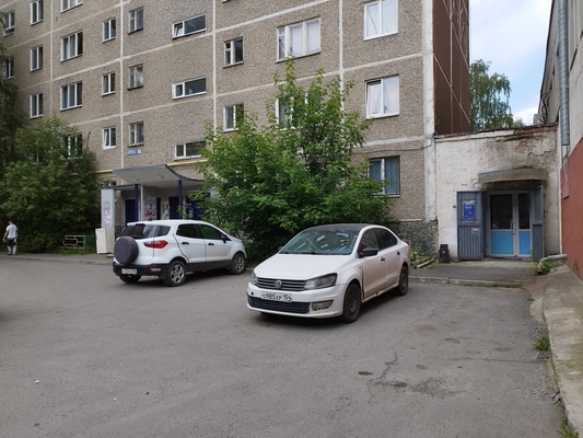 Сдам коммерческое помещение 183,6 м2, Пехотинцев ул, 9, Екатеринбург г