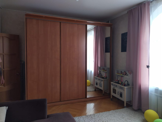Продам двухкомнатную (2-комн.) квартиру, Заводская ул, 18, Видное г