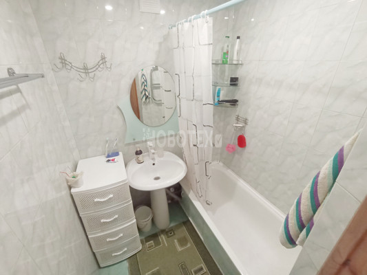 Продам многокомнатную квартиру, Пролетарская ул, 196, Апшеронск г