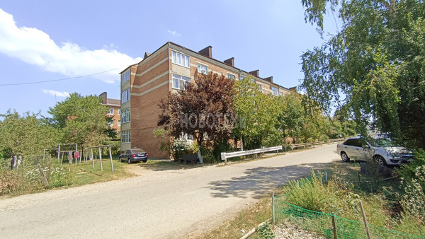 Продам многокомнатную квартиру, Пролетарская ул, 196, Апшеронск г