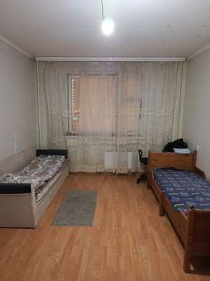 Продам двухкомнатную (2-комн.) квартиру, Новое ш, 10к2, Дрожжино рп