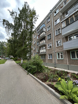 Продам трехкомнатную (3-комн.) квартиру, Свободы ул, 38А, Киров г