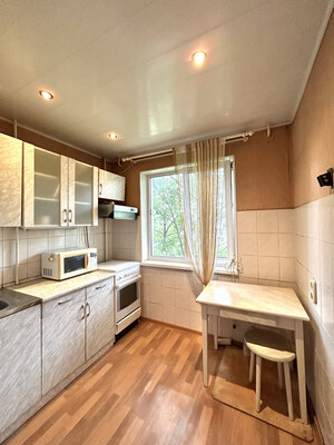 Продам трехкомнатную (3-комн.) квартиру, Свободы ул, 38А, Киров г