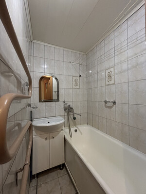 Продам трехкомнатную (3-комн.) квартиру, Свободы ул, 38А, Киров г