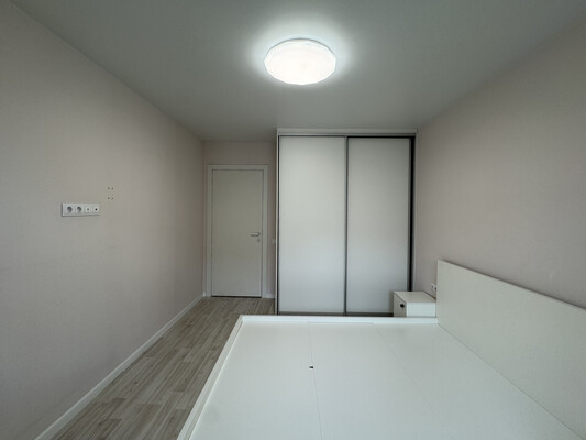 Продам однокомнатную (1-комн.) квартиру, Ленина ул, 145к1, Киров г