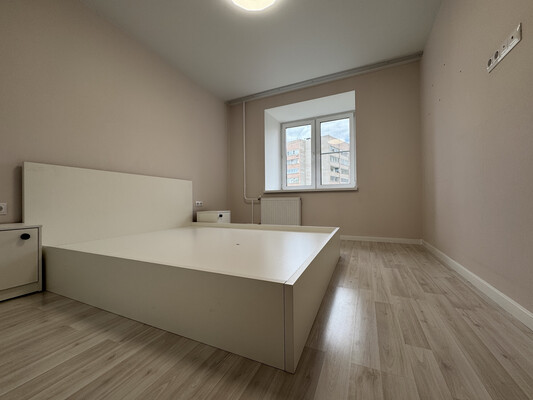 Продам однокомнатную (1-комн.) квартиру, Ленина ул, 145к1, Киров г