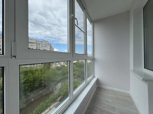 Продам однокомнатную (1-комн.) квартиру, Ленина ул, 145к1, Киров г