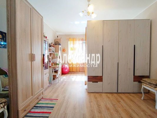 Продам трехкомнатную (3-комн.) квартиру, Ленина пр-кт, 20, Выборг г