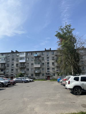 Продам двухкомнатную (2-комн.) квартиру, Краснофлотская ул, 15, Кировск г