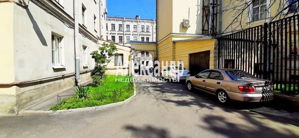 Продам трехкомнатную (3-комн.) квартиру, Декабристов ул, 28, Санкт-Петербург г
