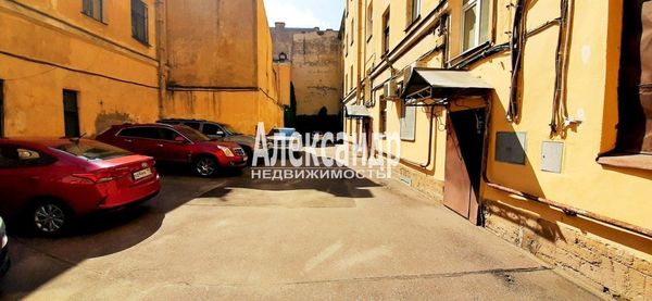 Продам трехкомнатную (3-комн.) квартиру, Декабристов ул, 28, Санкт-Петербург г