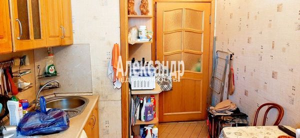 Продам трехкомнатную (3-комн.) квартиру, Декабристов ул, 28, Санкт-Петербург г