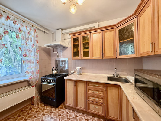 Продам двухкомнатную (2-комн.) квартиру, им. Матэ Залки ул, 7кд, Симферополь г