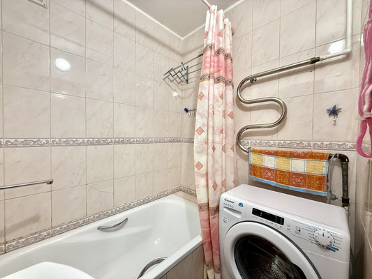 Продам двухкомнатную (2-комн.) квартиру, им. Матэ Залки ул, 7кд, Симферополь г