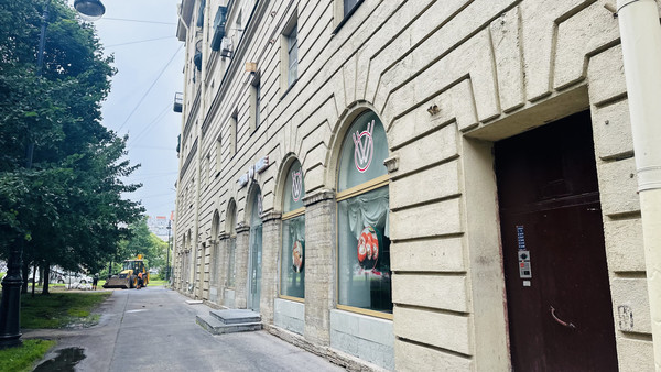 Продам торговое помещение 176 м2, Большой В.О. пр-кт, 89, Санкт-Петербург г