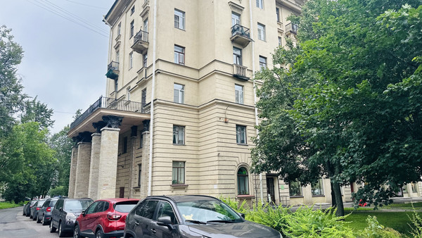 Продам торговое помещение 176 м2, Большой В.О. пр-кт, 89, Санкт-Петербург г