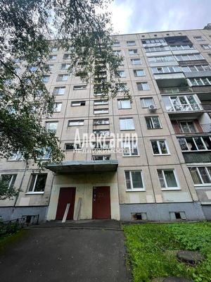 Продам трехкомнатную (3-комн.) квартиру, Купчинская ул, 20к3, Санкт-Петербург г