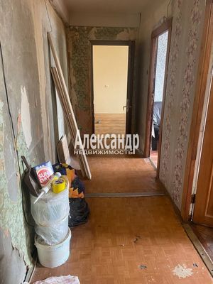 Продам трехкомнатную (3-комн.) квартиру, Купчинская ул, 20к3, Санкт-Петербург г