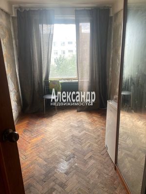 Продам трехкомнатную (3-комн.) квартиру, Купчинская ул, 20к3, Санкт-Петербург г