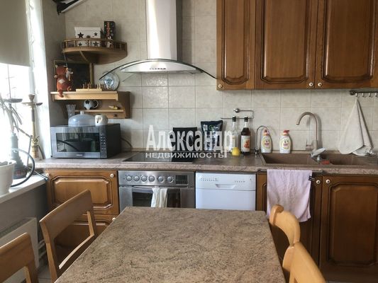 Продам трехкомнатную (3-комн.) квартиру, Моховая ул, 39, Санкт-Петербург г