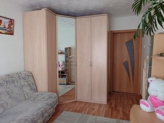 Продам двухкомнатную (2-комн.) квартиру, Карла Маркса ул, 20, Каменск-Уральский г