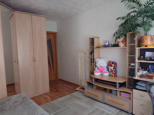 Продам двухкомнатную (2-комн.) квартиру, Карла Маркса ул, 20, Каменск-Уральский г