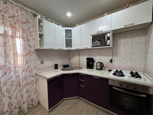 Продам двухкомнатную (2-комн.) квартиру, Киевская ул, 70, Красногвардейское пгт