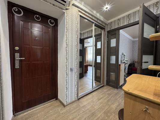 Продам двухкомнатную (2-комн.) квартиру, Киевская ул, 70, Красногвардейское пгт