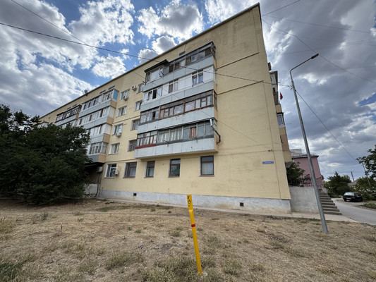 Продам двухкомнатную (2-комн.) квартиру, Киевская ул, 70, Красногвардейское пгт