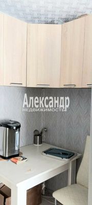 Продам комнату в 6-комн. квартире, Гагарина ул, д. 12, Приозерск г