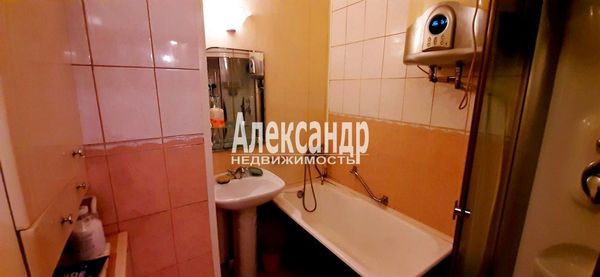 Продам трехкомнатную (3-комн.) квартиру, Декабристов ул, 28, Санкт-Петербург г