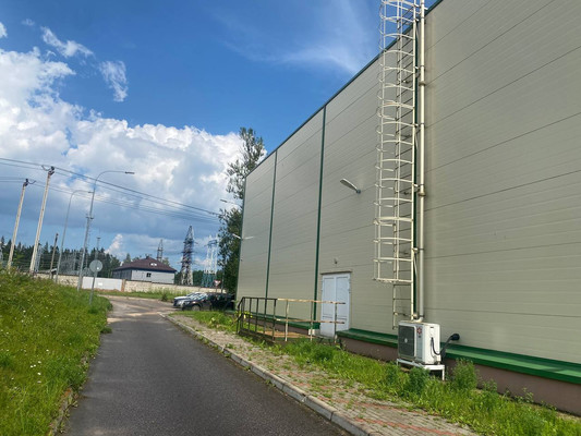 Продам торговое помещение 4 583 м2, Ленинградское ш, 2к1, Луга г