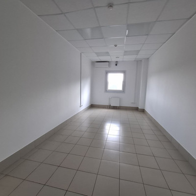 Продам торговое помещение 4 583 м2, Ленинградское ш, 2к1, Луга г