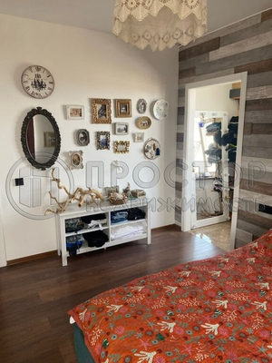 Продам трехкомнатную (3-комн.) квартиру, Авангардная ул, 10, Красногорск г